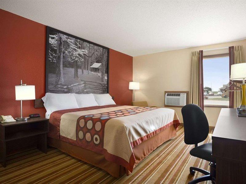 Super 8 By Wyndham Mattoon Hotell Exteriör bild