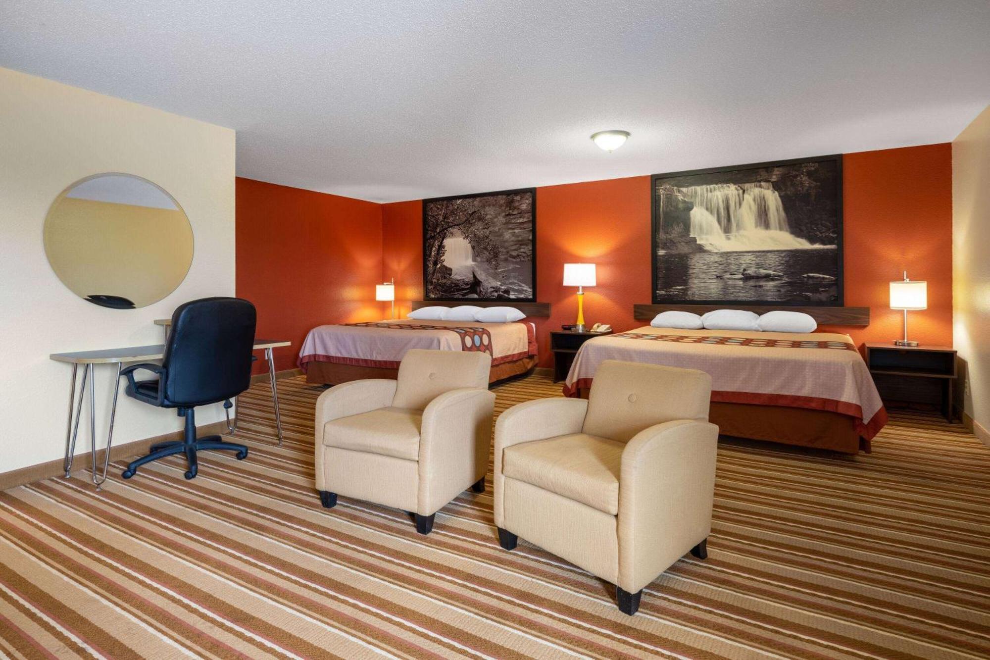 Super 8 By Wyndham Mattoon Hotell Exteriör bild