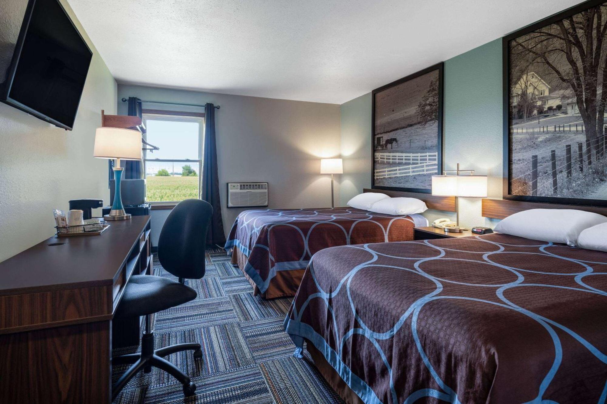 Super 8 By Wyndham Mattoon Hotell Exteriör bild